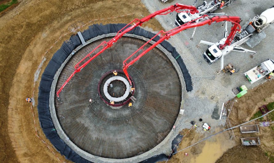 Le coulage du béton : du 20 février au 4 mars, la ronde des camions-toupies.