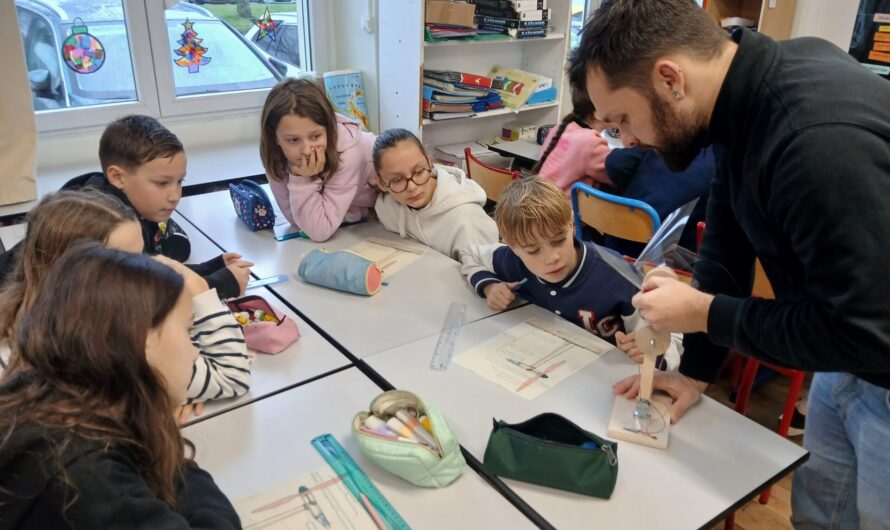 En classe au Fief-Sauvin, à la découverte des énergies avec le CPIE