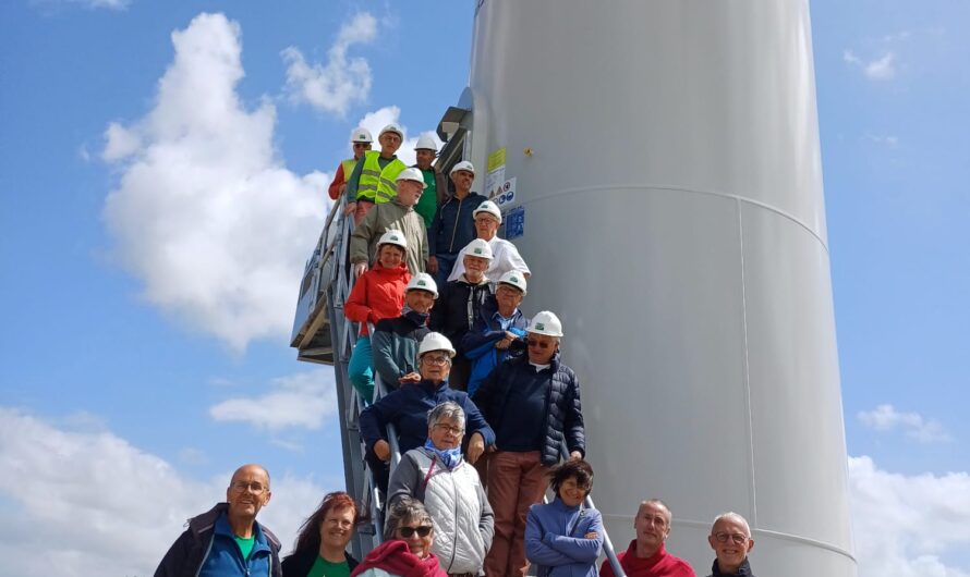 Des visiteurs accueillis aux éoliennes du Fief-Sauvin